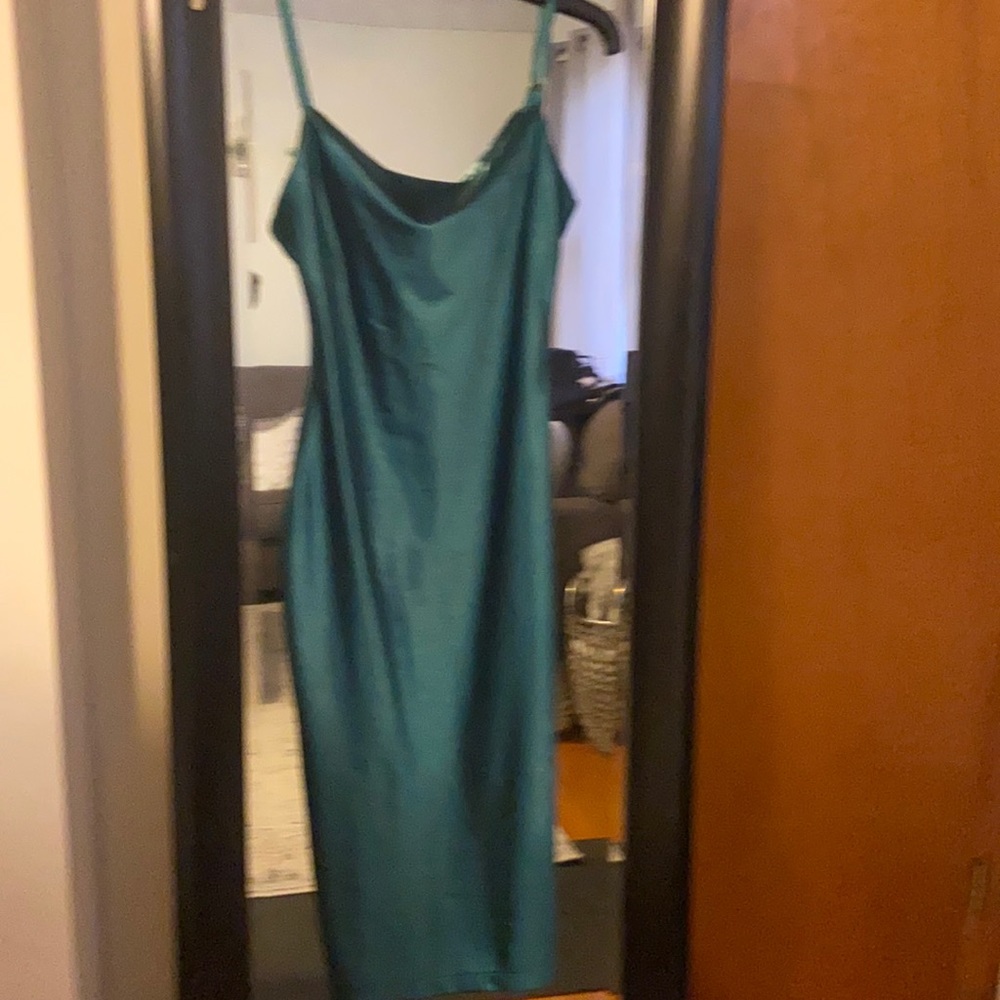 Amazon silk teal dress never worn- size small